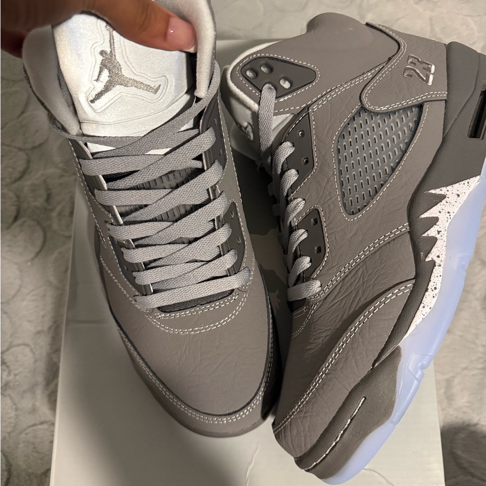 Jordan Gray Sneakers